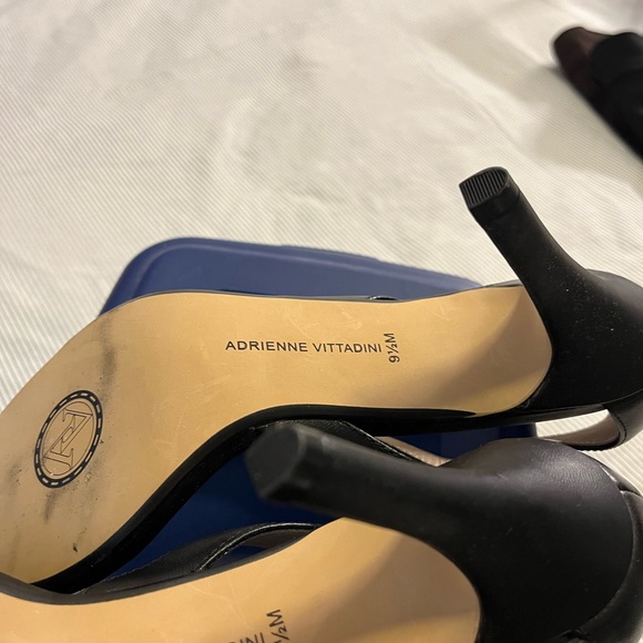 NEVER USED 9.5 Gorgeous Black LEATHER Sandal - Picture 9 of 11